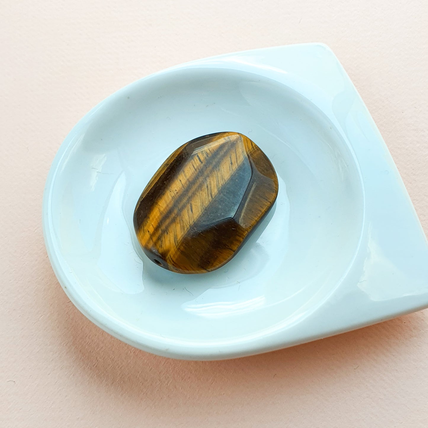 Maxipiedras exóticas: Ojo de tigre facetado 40x32mm