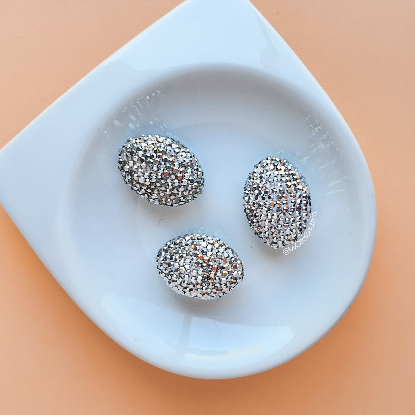 Espinela: Ovalo abombado plateado 24x18mm