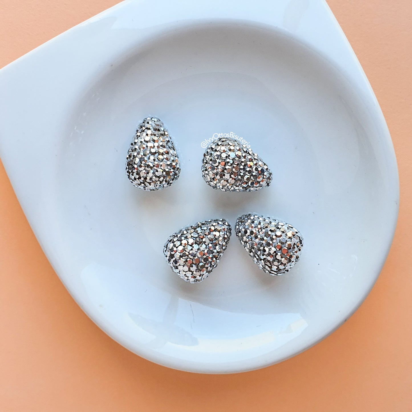 Espinela: Gota abombada plateada 17x12mm